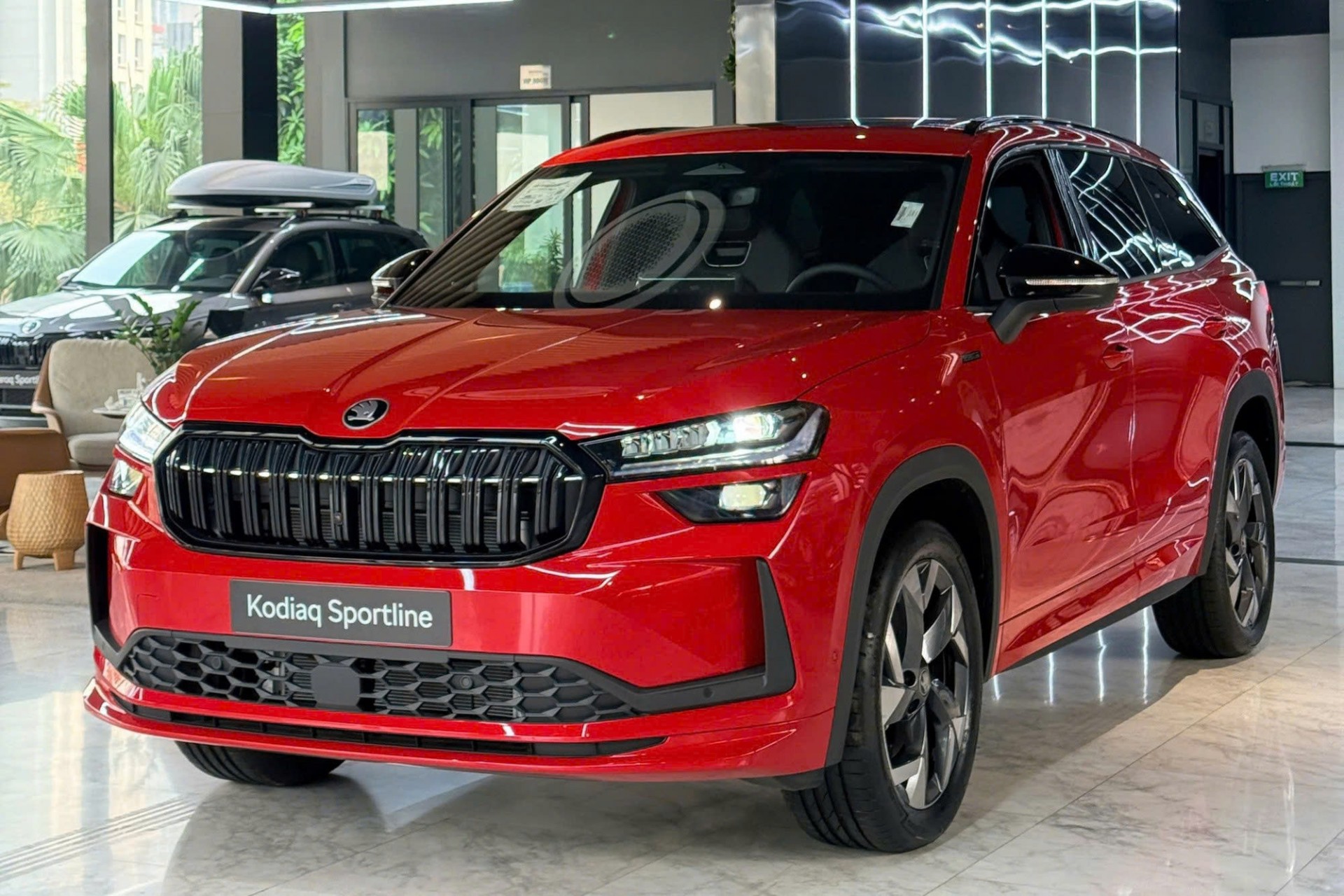 Skoda Kodiaq 2026 về đại lý tại Việt Nam, giá từ 1,628 tỷ đồng, full ADAS