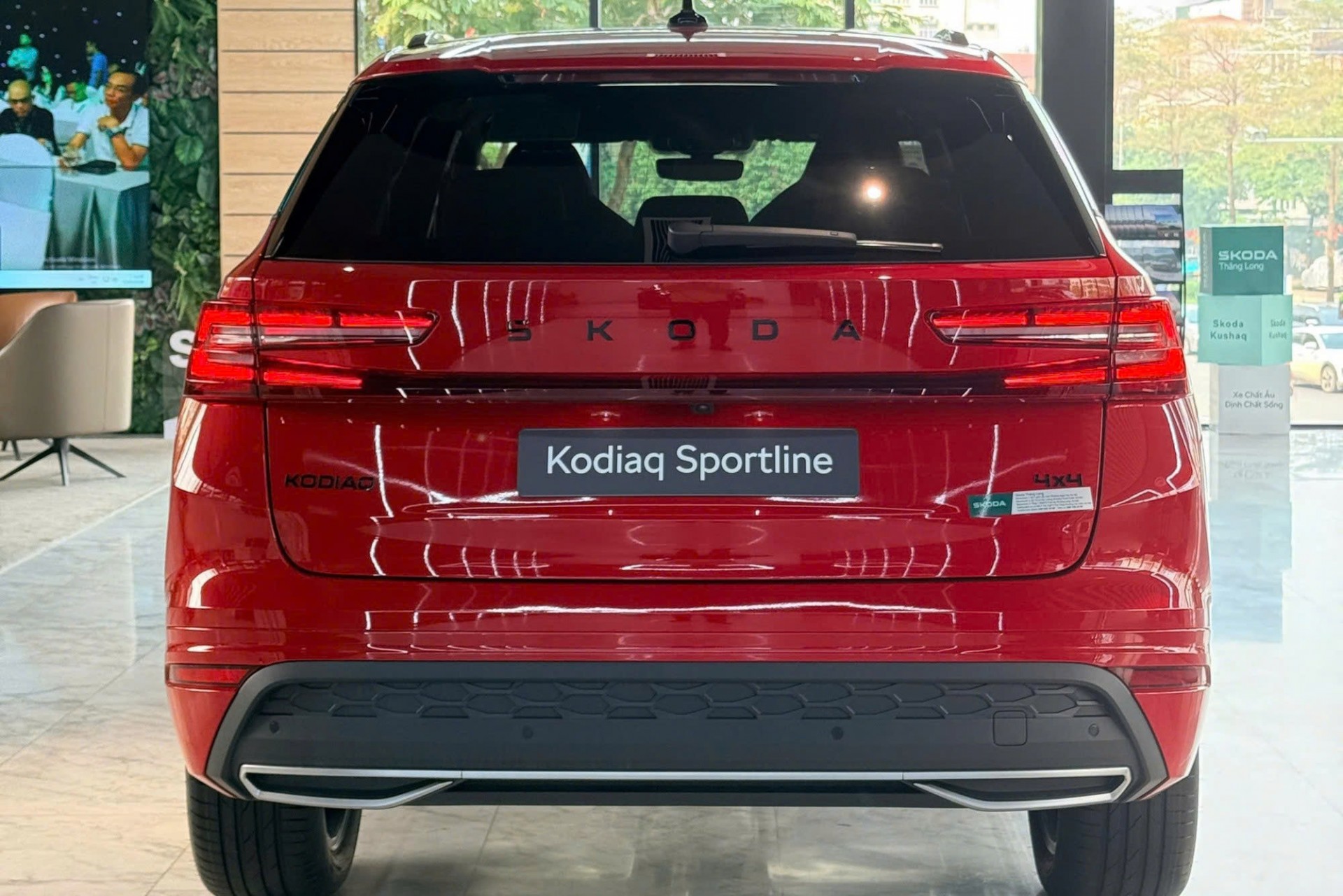 Skoda Kodiaq 2026 về đại lý tại Việt Nam, giá từ 1,628 tỷ đồng, full ADAS