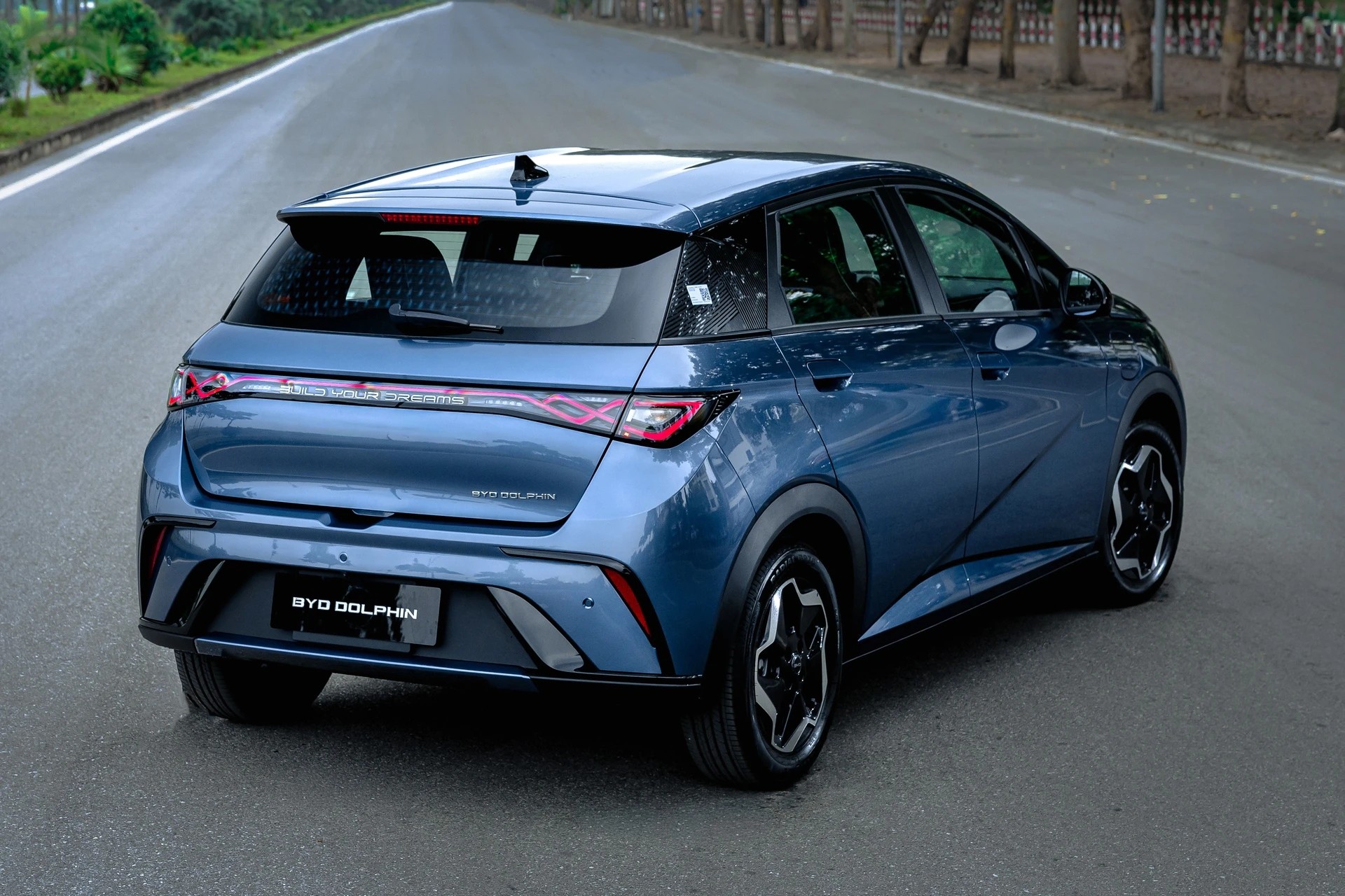 BYD Dolphin 2026 ra mắt, giảm giá gần 100 triệu đồng