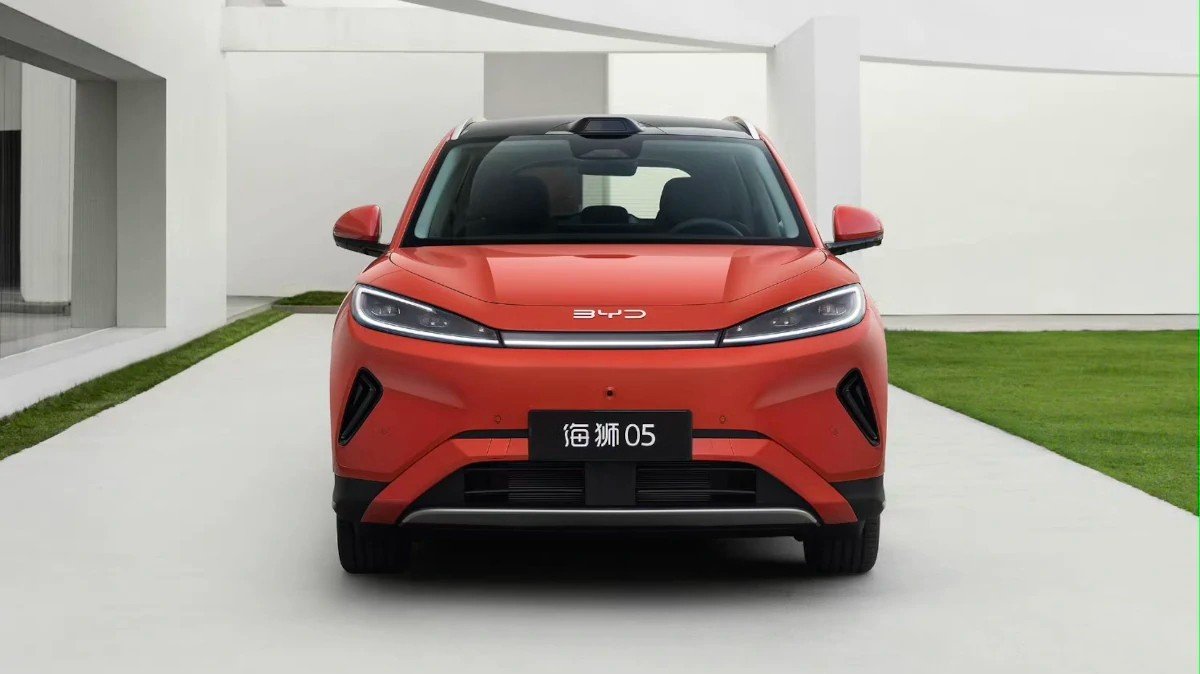 Trực diện đầu xe của BYD Sealion 05 DM-i