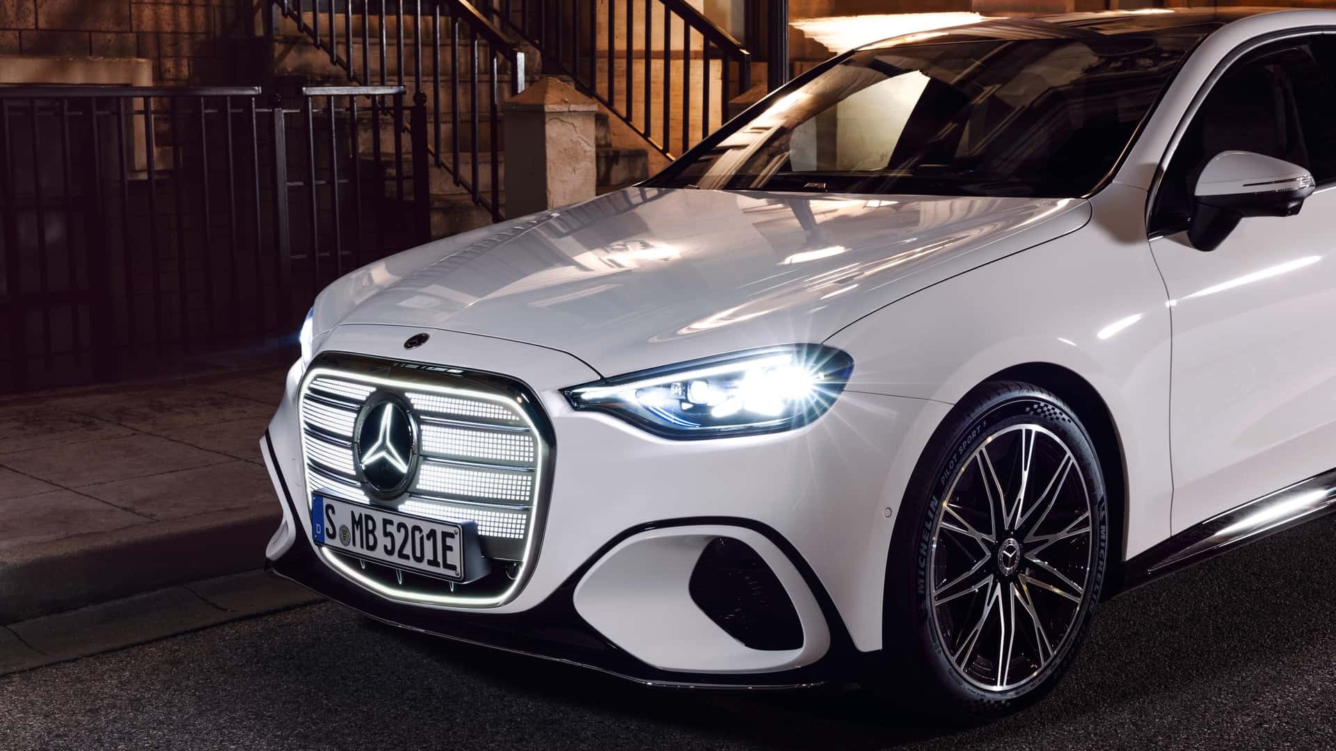 Mercedes-Benz C-Class Electric 2027 sẽ được bán tại thị trường Mỹ trước tiên, sau đó mở rộng ra các khu vực khác