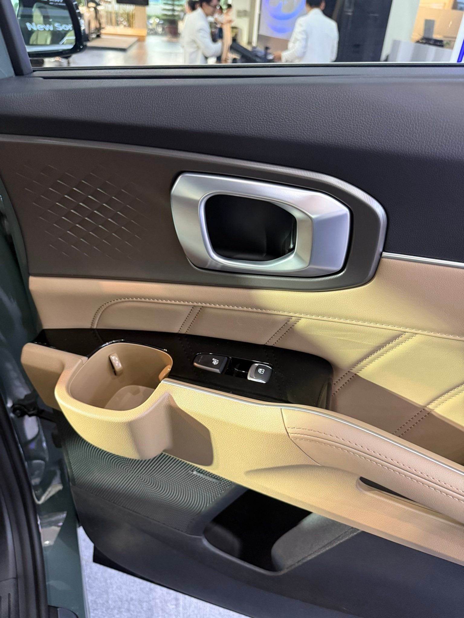 Ảnh chi tiết Kia Sorento Hybrid 2026 tại đại lý