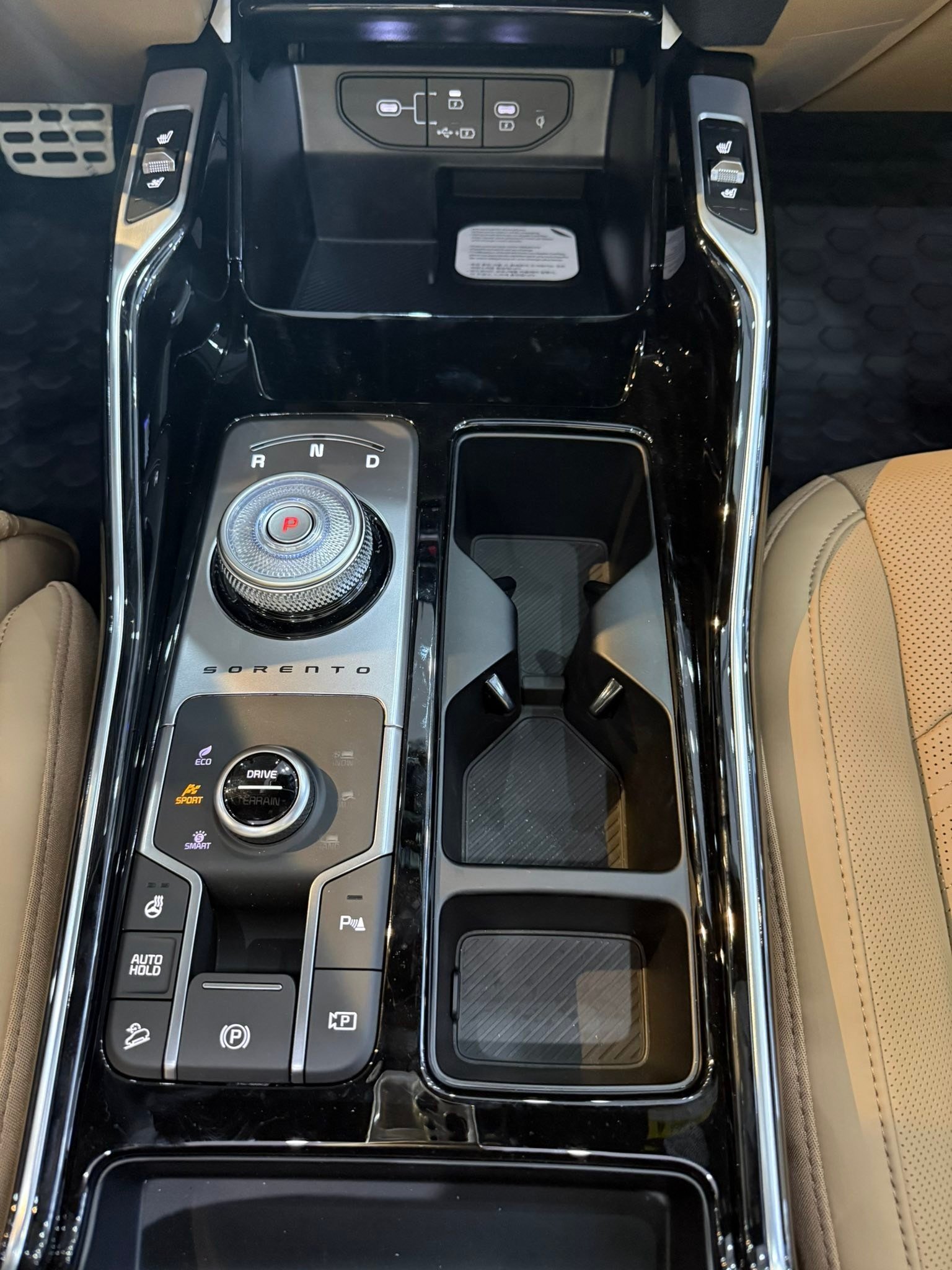 Ảnh chi tiết Kia Sorento Hybrid 2026 tại đại lý