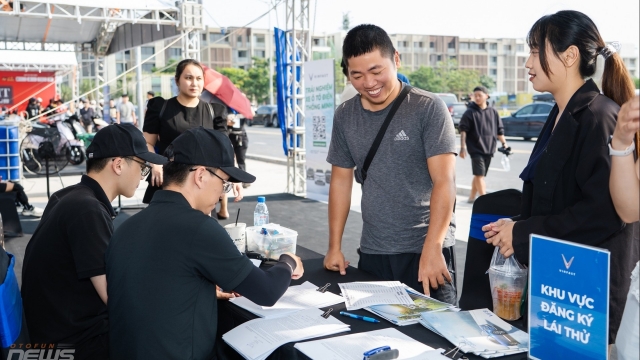 Khách hàng lái thử xe VinFast tại PVOIL VGC 2026 nói gì?