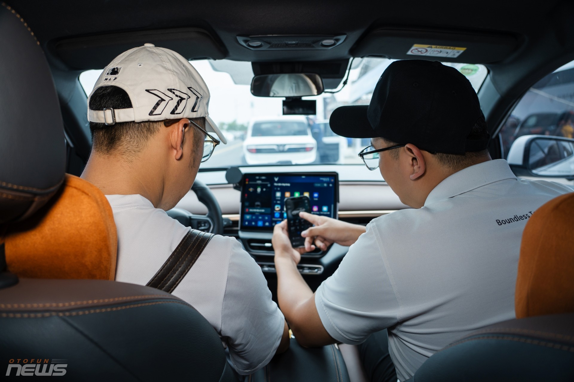 Khách hàng lái thử xe VinFast tại PVOIL VGC 2026 nói gì?