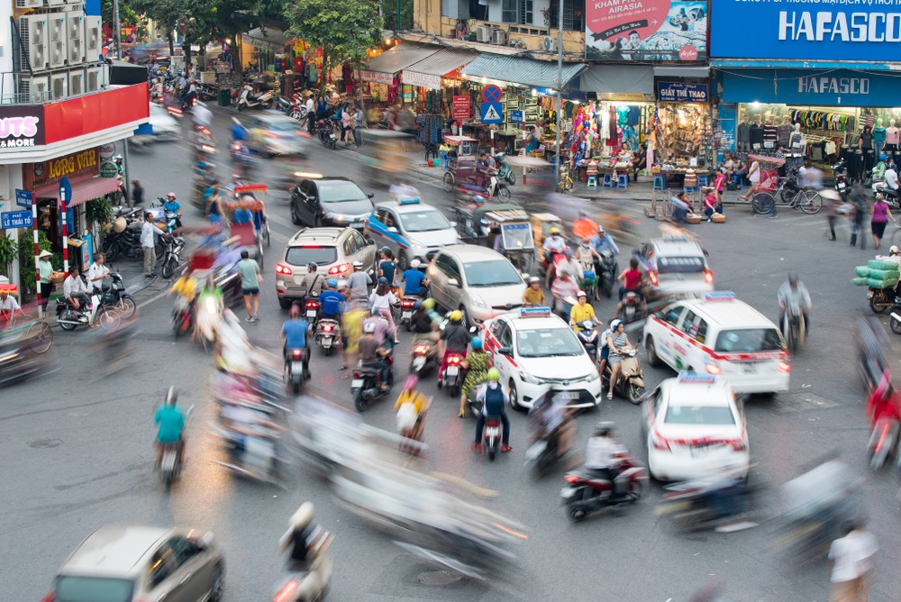 Taxi và dịch vụ gọi xe là một phần không thể thiếu của nhịp sống đô thị Việt Nam