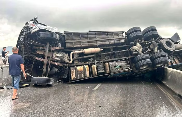 Tổng hợp tin tức tai nạn giao thông mới nhất ngày hôm nay 24/4/2026