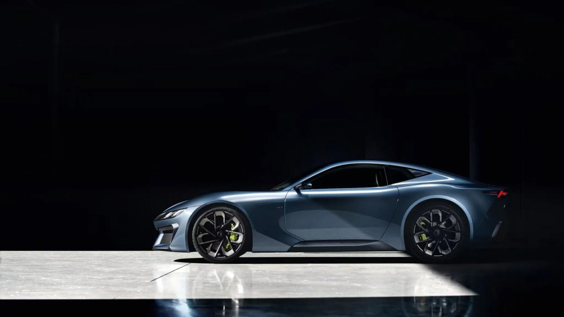 Phía bên của Lynk & Co GT Concept