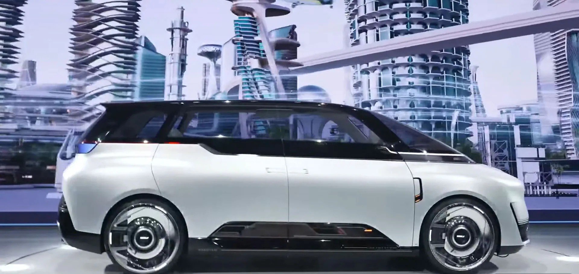 Robotaxi chuyên dụng Geely Eva Cab ra mắt công chúng tại Auto China 2026