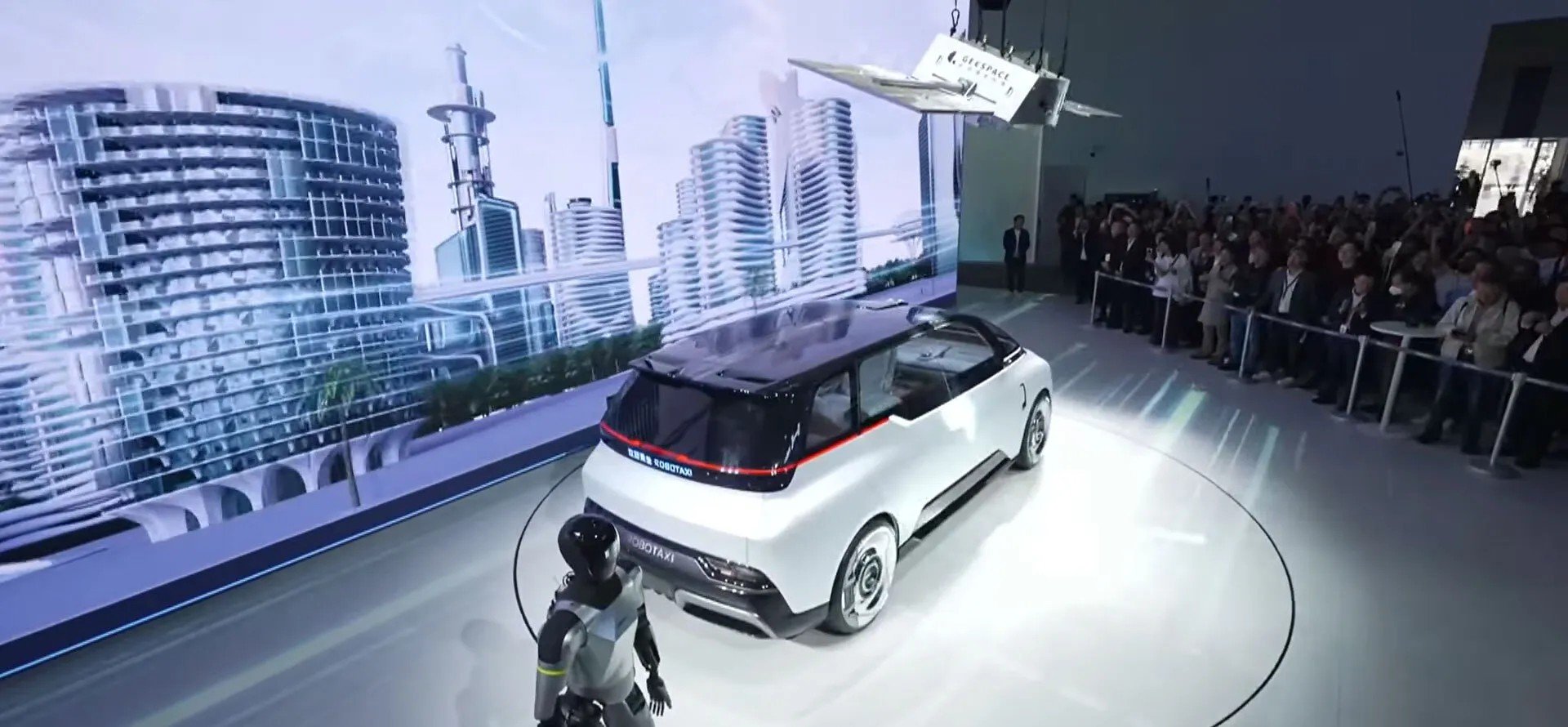 Robotaxi chuyên dụng Geely Eva Cab ra mắt công chúng tại Auto China 2026