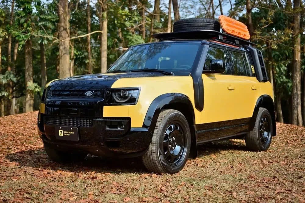 Land Rover Defender 110 Trophy Edition mở bán tại Việt Nam, giá gần 7,5 tỷ đồng