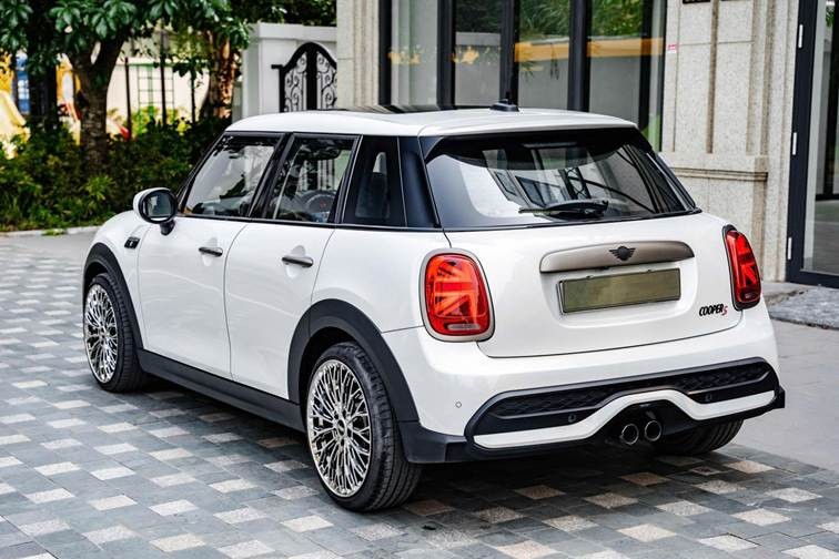 Mini Cooper Resolute 2023 'hàng hiếm' mất giá hơn 700 triệu đồng