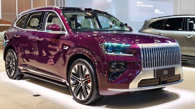 Zeekr 8X ra mắt với công nghệ hybrid mới, sạc nhanh 9 phút, tăng tốc dưới 3 giây