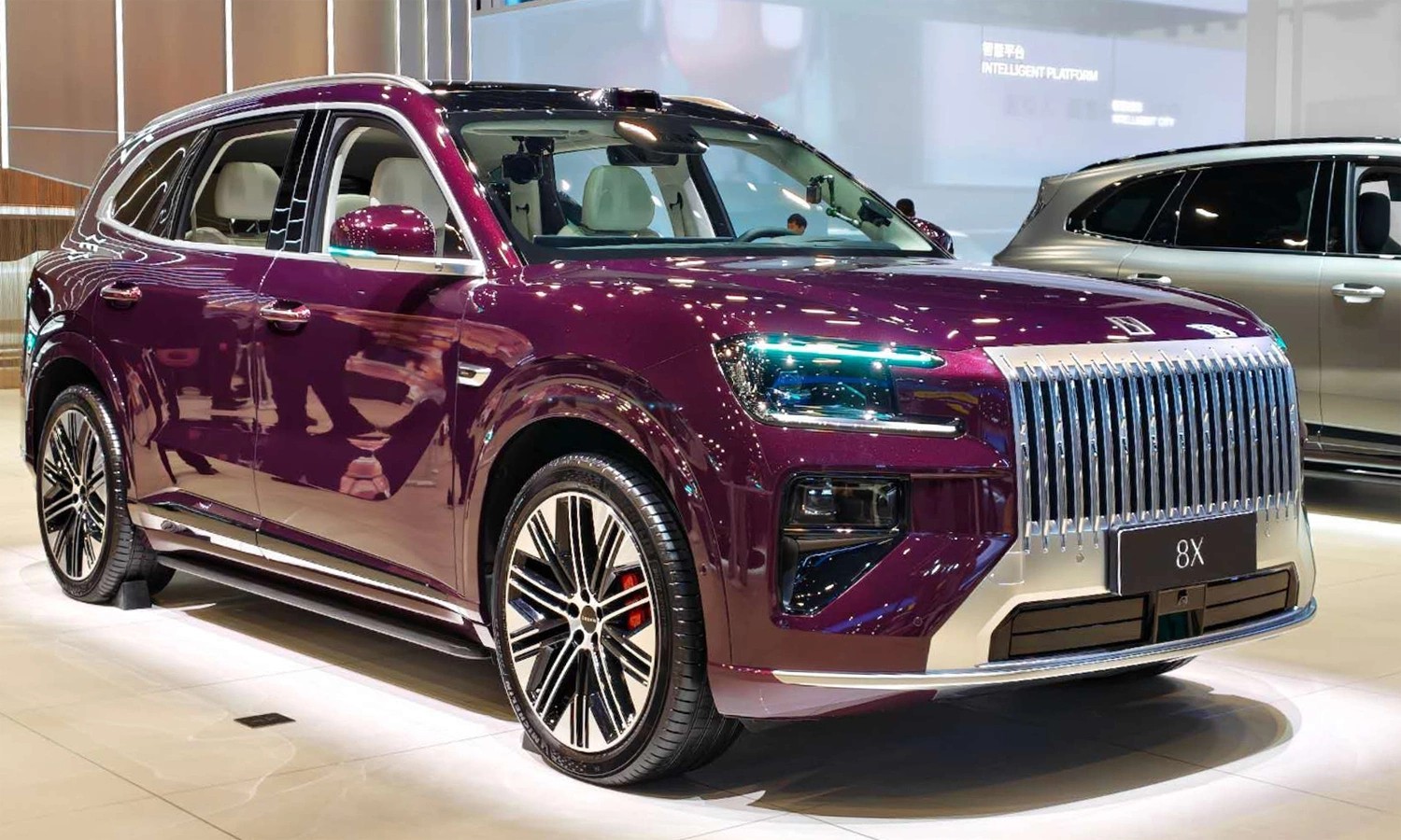 Zeekr 8X ra mắt với công nghệ hybrid mới, sạc nhanh 9 phút, tăng tốc dưới 3 giây