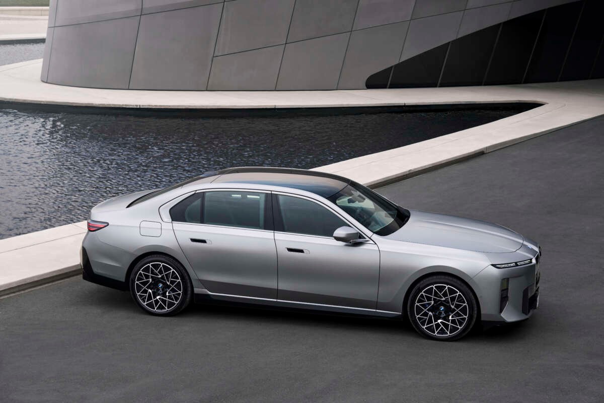 BMW 7 Series 2026 nâng cấp giữa vòng đời, bản điện i7 đi tới 708 km
