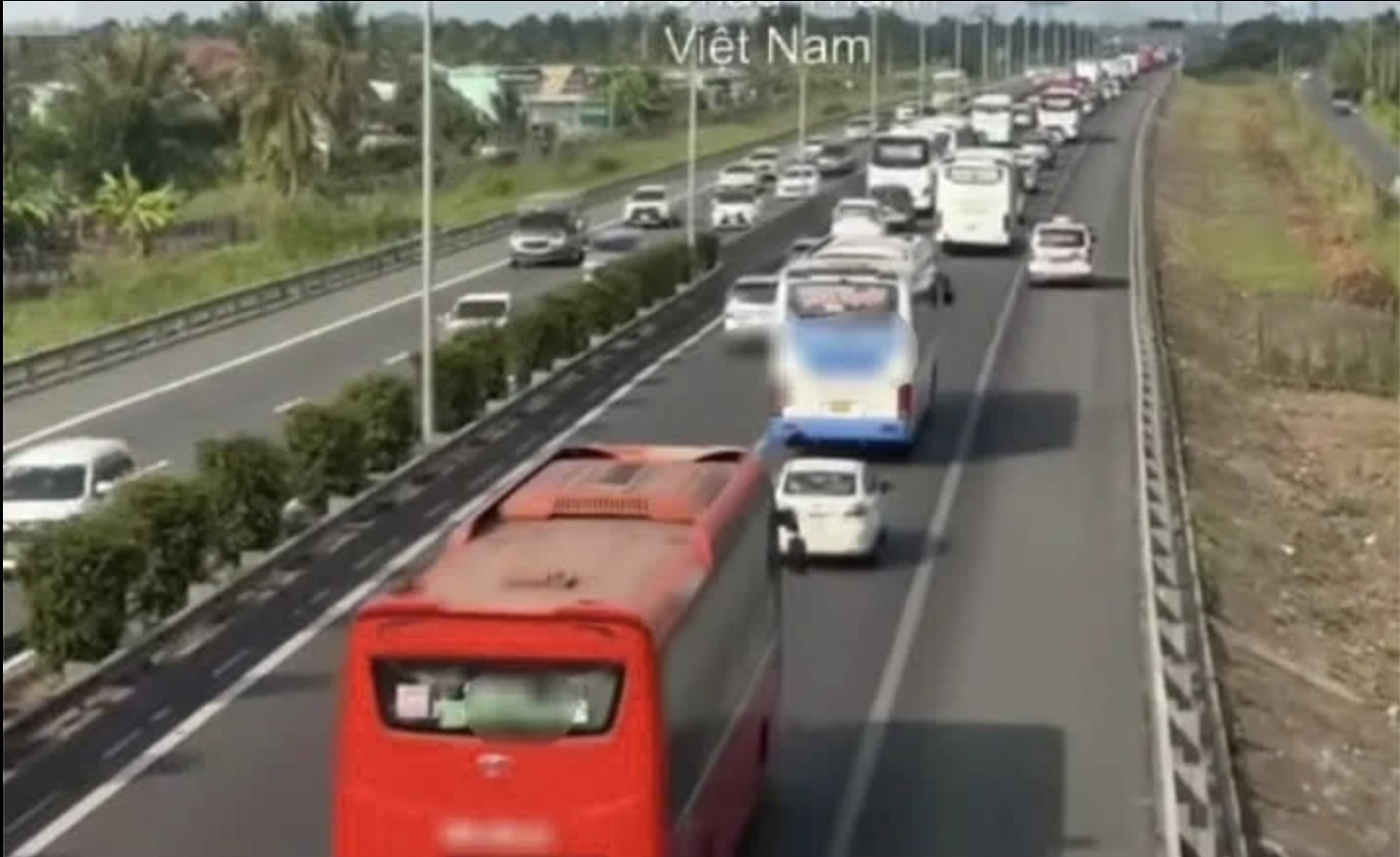 đi vệ sinh trên cao tốc, làn khẩn cấp, Phương Trang, Thành Bưởi