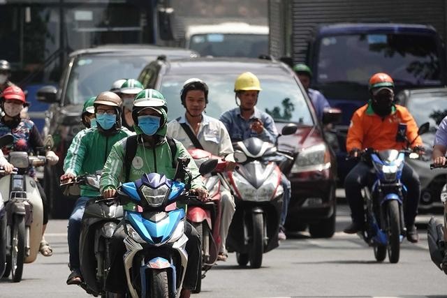 Hà Nội sẽ triển khai thí điểm cấm xe ôm chạy xăng vào vùng phát thải thấp