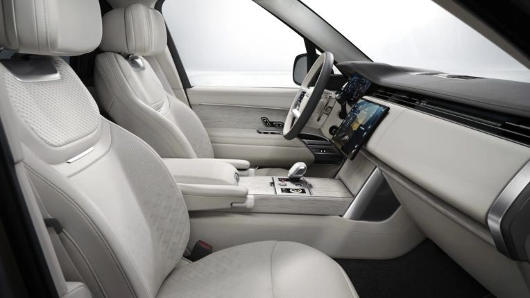 Range Rover SV Ultra ra mắt, khoang cabin như phòng thư giãn di động