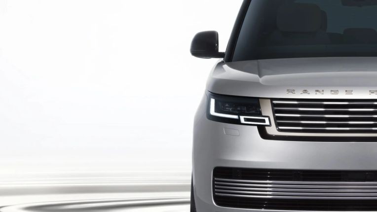 Range Rover SV Ultra ra mắt, khoang cabin như phòng thư giãn di động