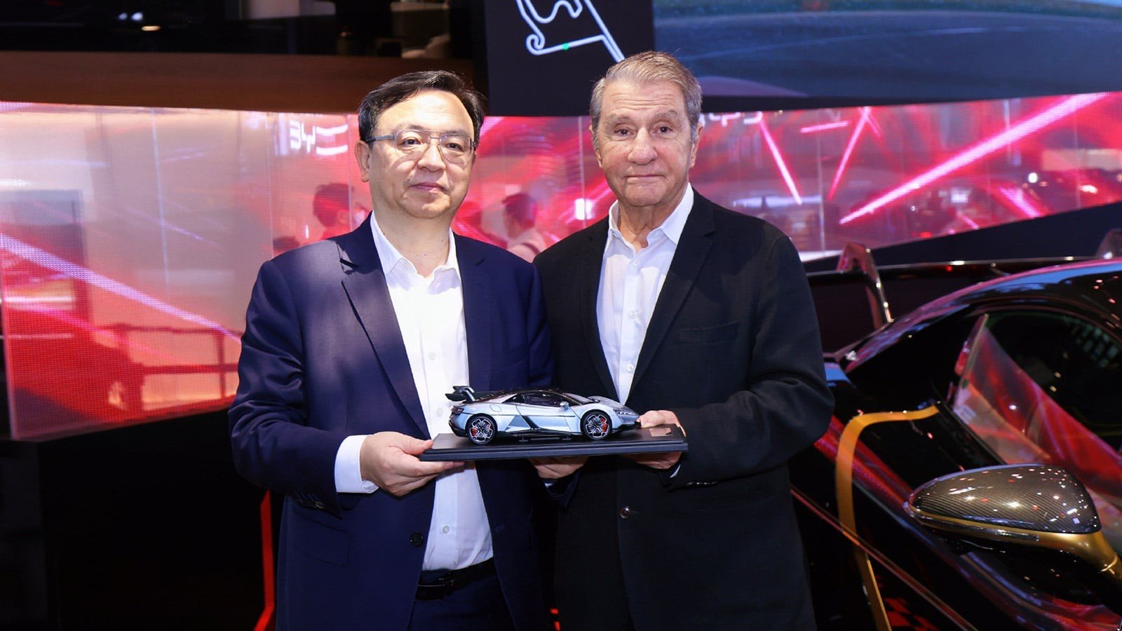 BYD công bố bán chiếc siêu xe trị giá 77 tỷ đồng đầu tiên ở Triển lãm Ô tô Bắc Kinh 2026