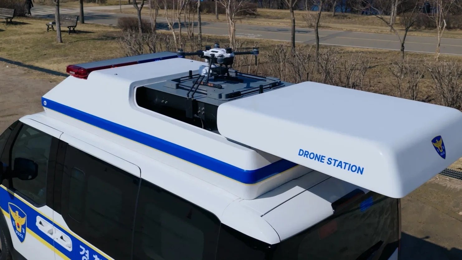 Kia ra mắt xe tuần tra điện trang bị AI và drone giám sát, thử nghiệm từ tháng 6/2026