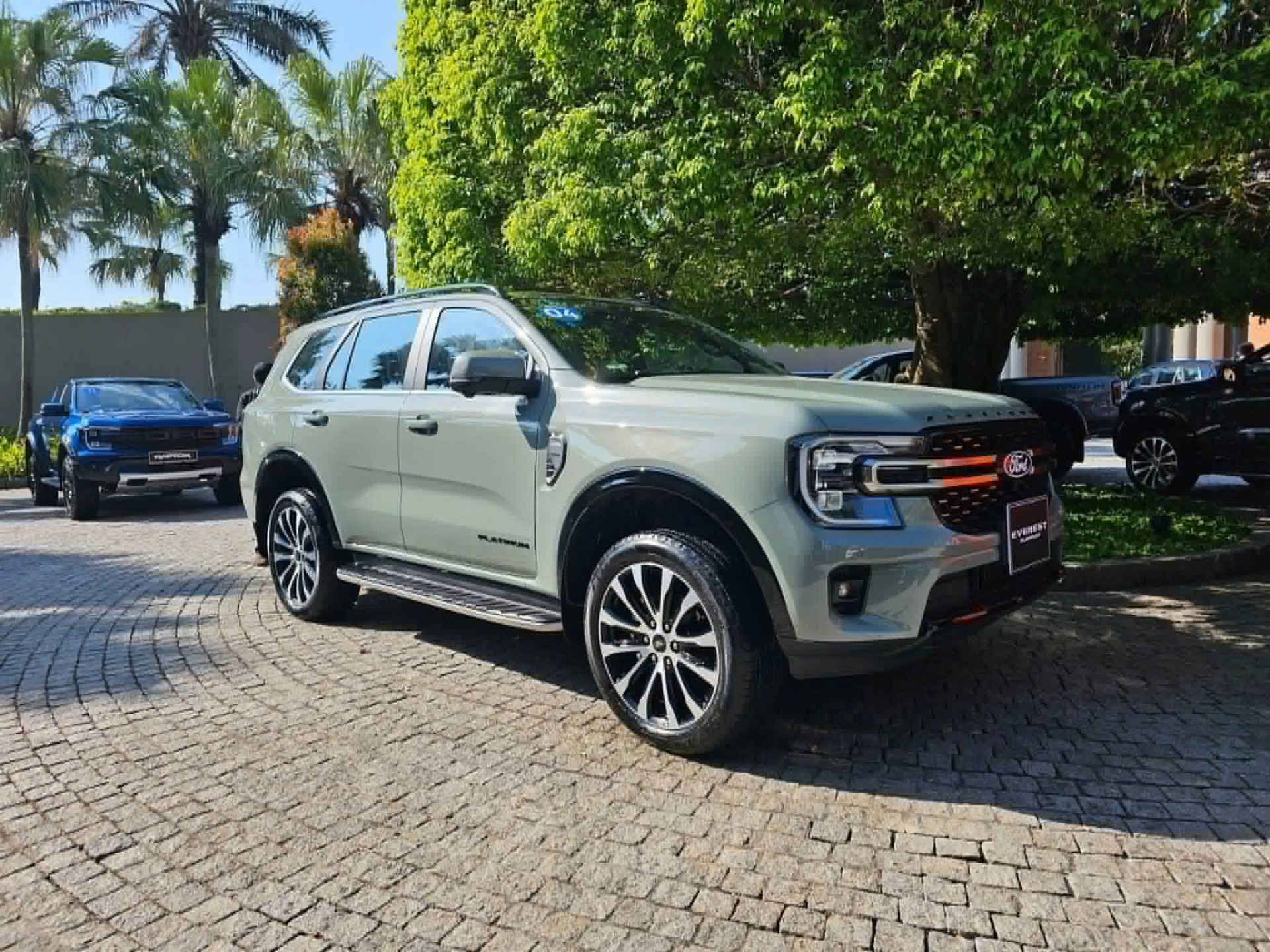 Everest Platinum, Ranger Wildtrak và Ranger Raptor ra mắt ngày mai với loạt động cơ hoàn toàn mới