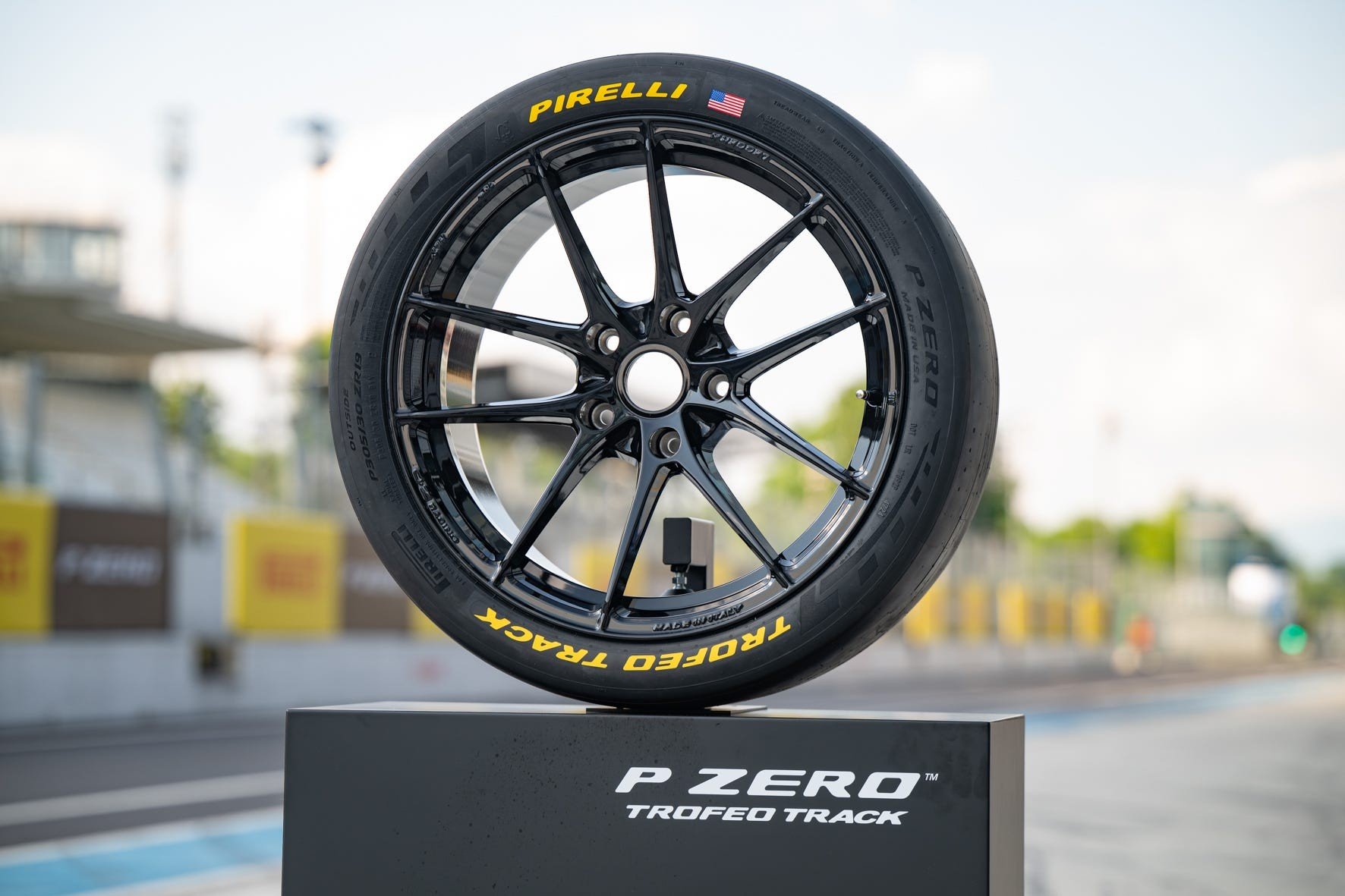 Không chỉ có cảm biến cao cấp, lốp xe Pirelli sẽ còn có thêm công nghệ AI trong thời gian tới