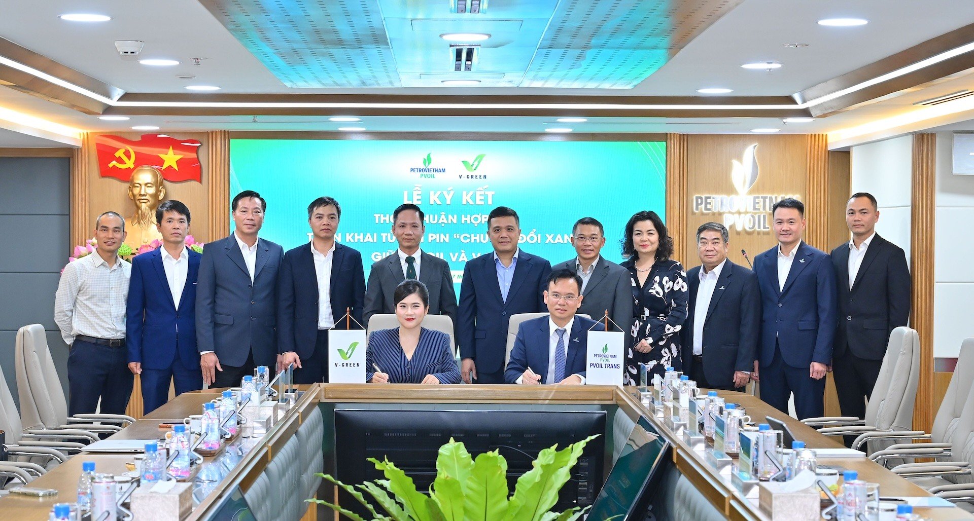 V-Green và PVOIL hợp tác lắp hơn 3.000 tủ đổi pin xe máy điện