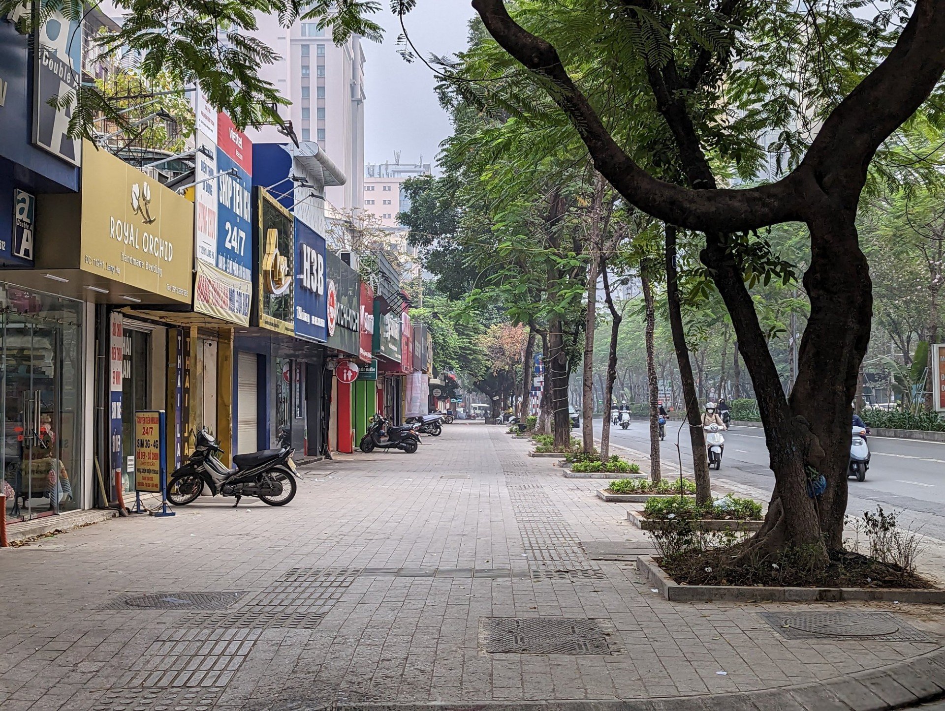 Hà Nội dự kiến thu phí vỉa hè tối đa 400.000 đồng mỗi m²