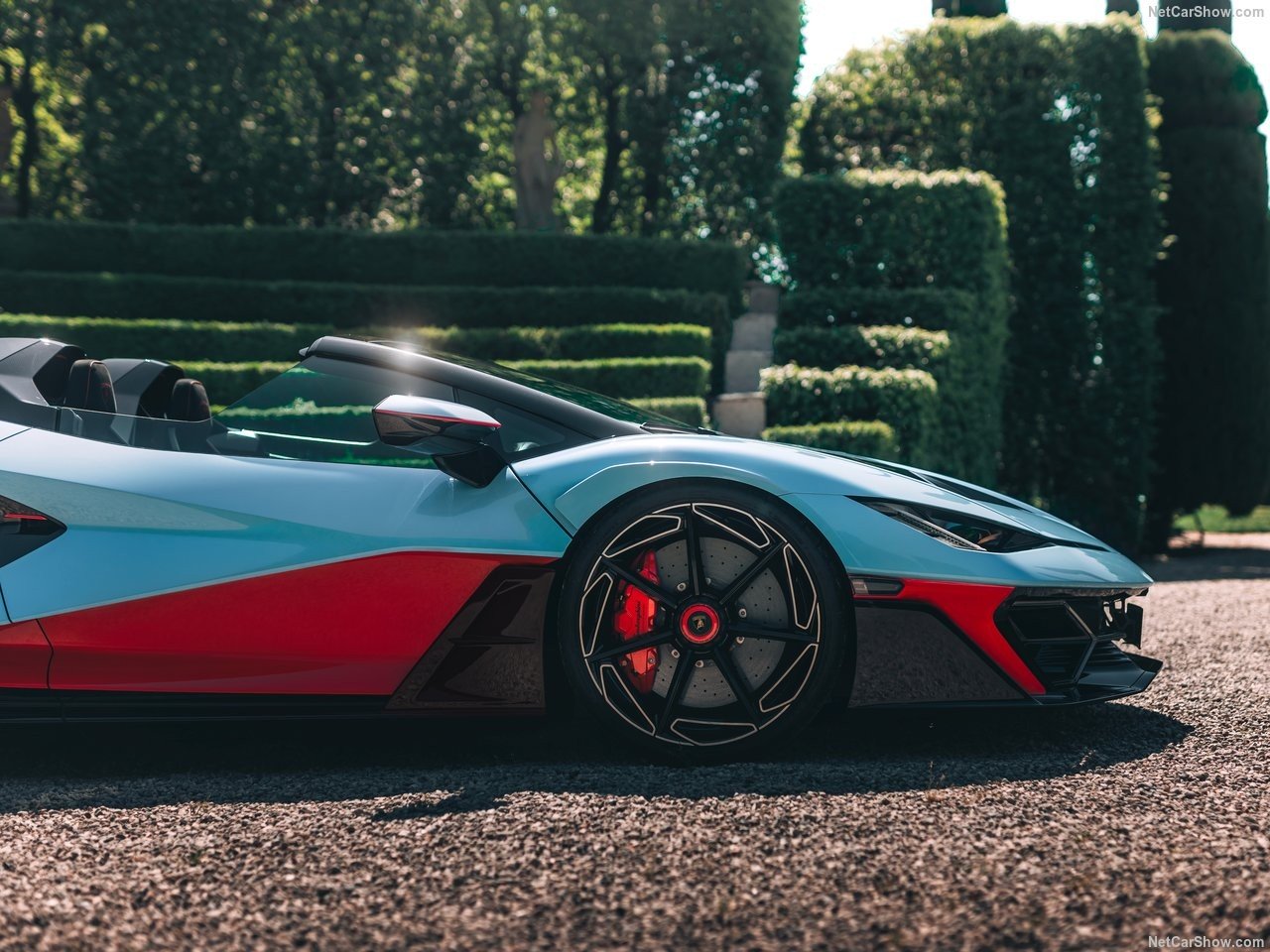 Lamborghini Fenomeno Roadster: Siêu xe mui trần phiên bản giới hạn trình làng