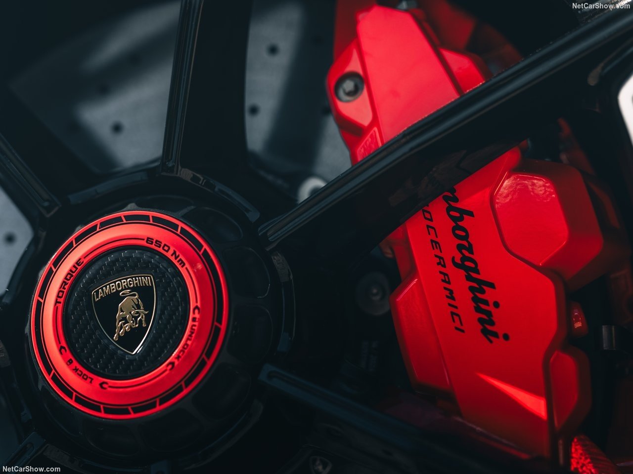 Lamborghini Fenomeno Roadster: Siêu xe mui trần phiên bản giới hạn trình làng