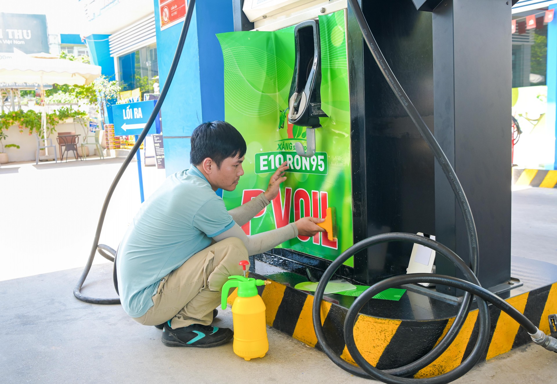 Gần 1.000 Cửa hàng xăng dầu PVOIL đã sẵn sàng kinh doanh xăng E10