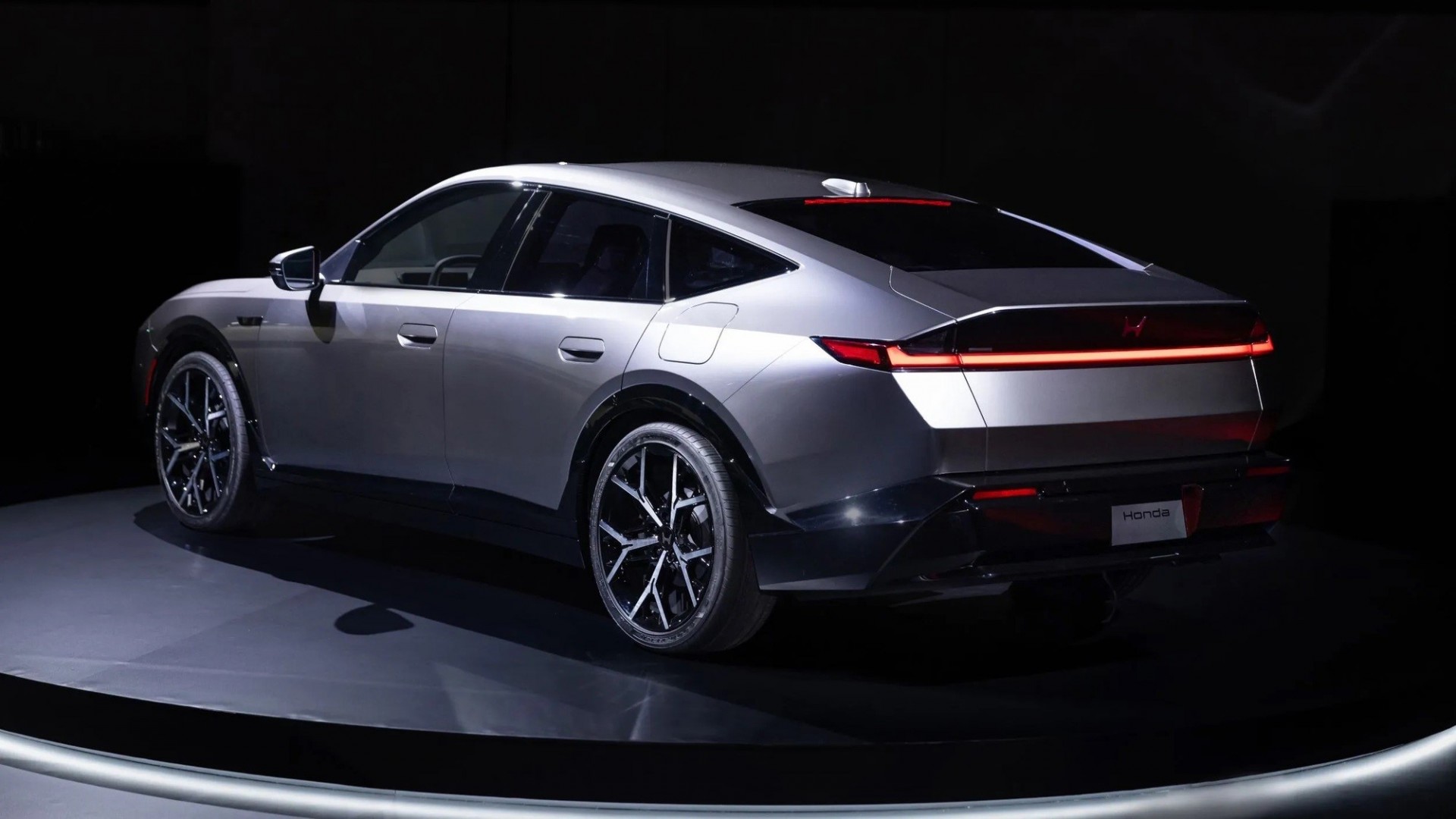 Honda công bố xe mới với kiểu dáng fastback