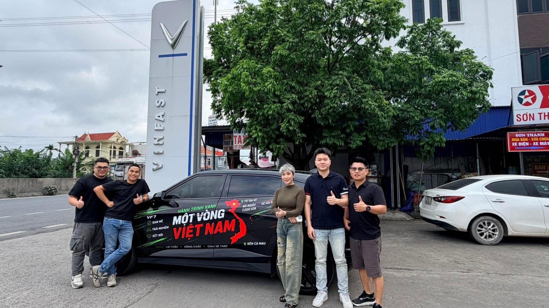 Người phụ nữ Hải Phòng thực hiện “Hành trình Xanh - Một vòng Việt Nam”, 40 ngày đi trọn 4 điểm mốc bằng VinFast VF 7 Người phụ nữ Hải Phòng thực hiện “Hành trình Xanh - Một vòng Việt Nam”, 40 ngày đi trọn 4 điểm mốc bằng VinFast VF 7