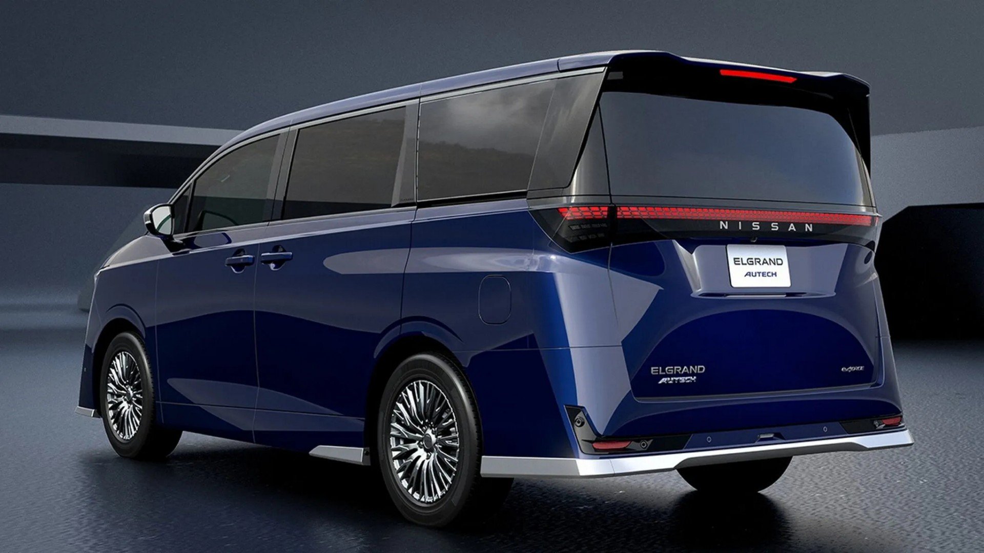 Nissan Elgrand Autech trình diện, sẵn sàng đấu Toyota Alphard ở phân khúc MPV cao cấp