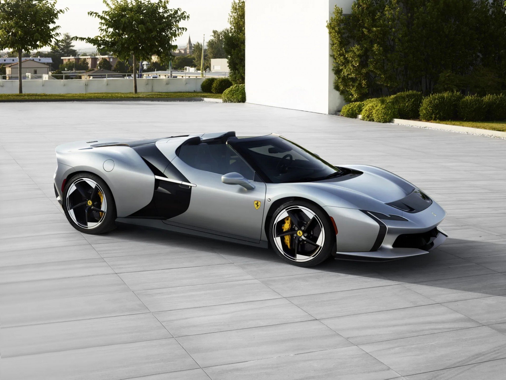 Phía trước của Ferrari HC25