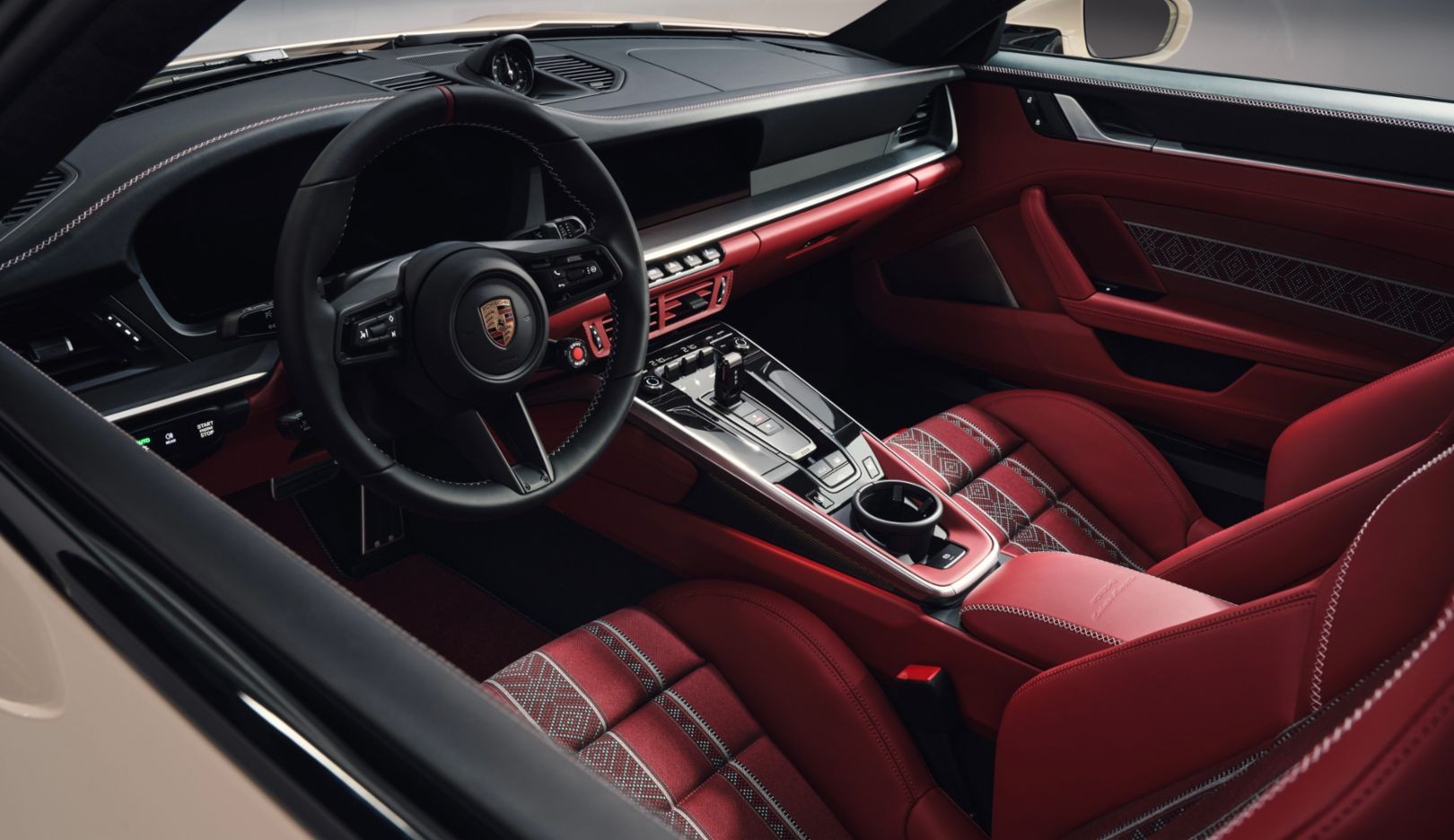 Porsche 911 Turbo S Sadu Edition trình làng, giới hạn 20 chiếc độc quyền tại Kuwait