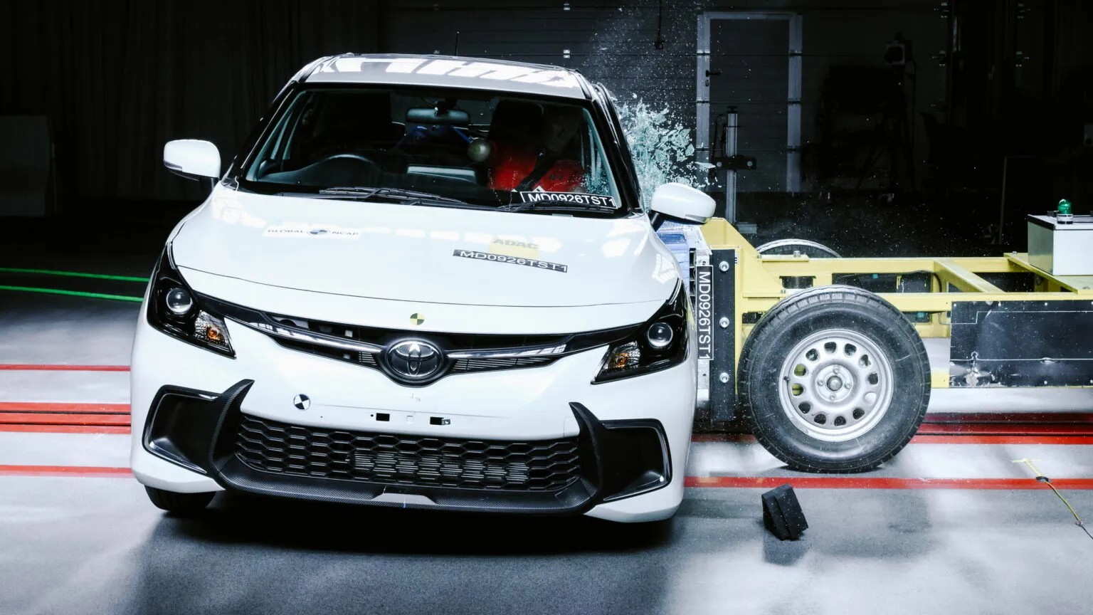 Hình ảnh Toyota Starlet thử nghiệm va chạm bởi Global NCAP