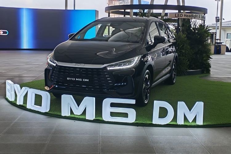 BYD M6 có thêm bản PHEV, tiết kiệm nhiên liệu hơn chỉ 1,5 lít/100 km