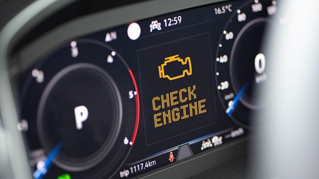 Vì sao có ô tô đổ xăng E10 thì hiện đèn “Check Engine”?
