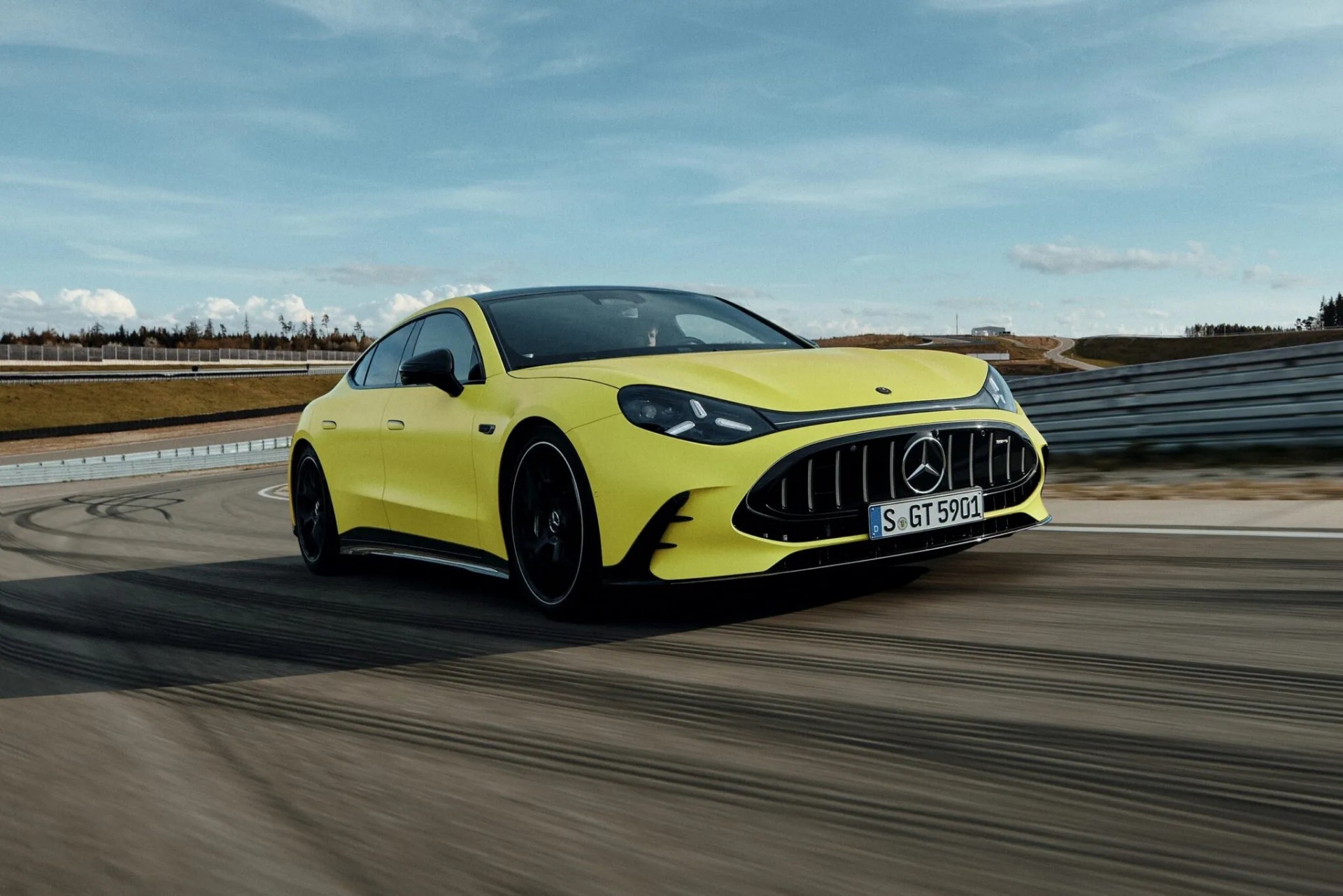 Siêu sedan điện Mercedes-AMG GT 2027 ra mắt với công suất 1.153 mã lực, 0-100 km/h trong 2,1 giây Từ khả năng sạc nhanh tới hiệu suất phi thường, Mercedes-AMG GT 2027 là mẫu sedan điện đáng sợ khi đến tay người mua