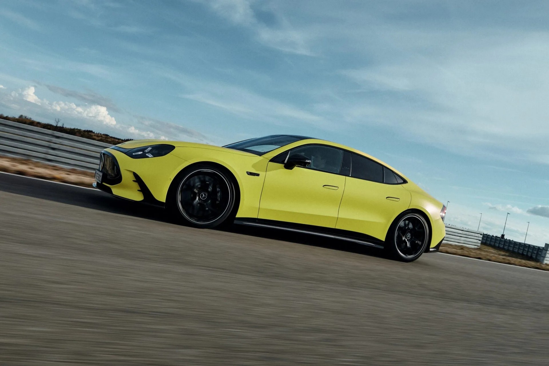 Siêu sedan điện Mercedes-AMG GT 2027 ra mắt với công suất 1.153 mã lực, 0-100 km/h trong 2,1 giây Mercedes-AMG GT 2027 trang bị hệ thống mô-tơ axial-flux mạnh mẽ