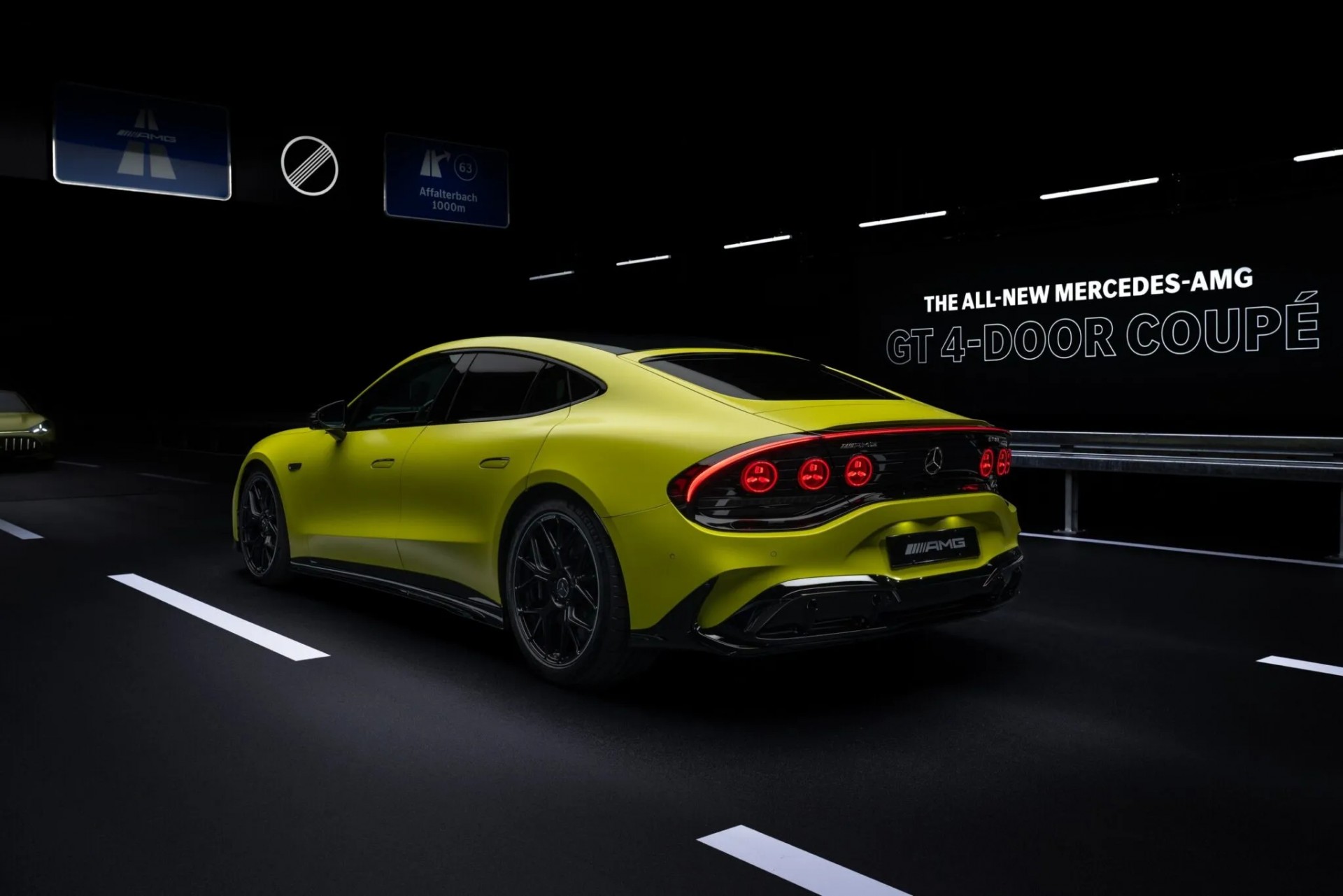 Siêu sedan điện Mercedes-AMG GT 2027 ra mắt với công suất 1.153 mã lực, 0-100 km/h trong 2,1 giây Phía sau của Mercedes-AMG GT 2027