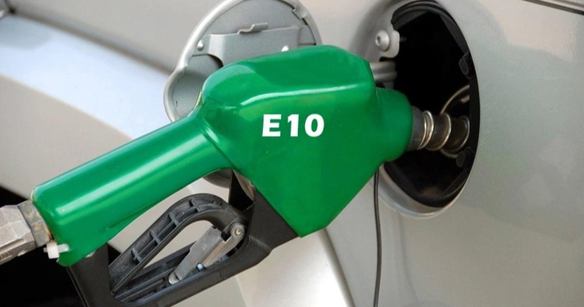 Việc chuyển đổi sang dùng xăng E10 đang khiến nhiều người lo ngại, nhưng thực tế có thể không đáng sợ như thế