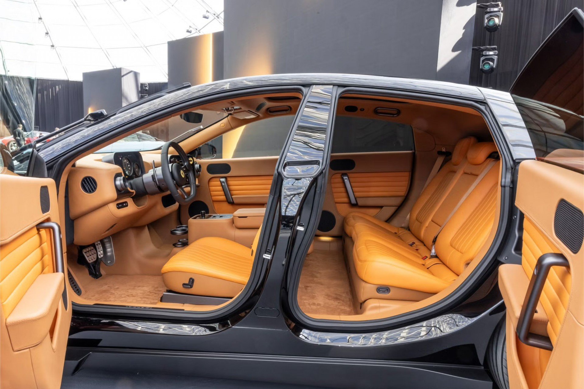 Ferrari Luce ra mắt: Phép thử lớn của Ferrari với xe điện hạng sang