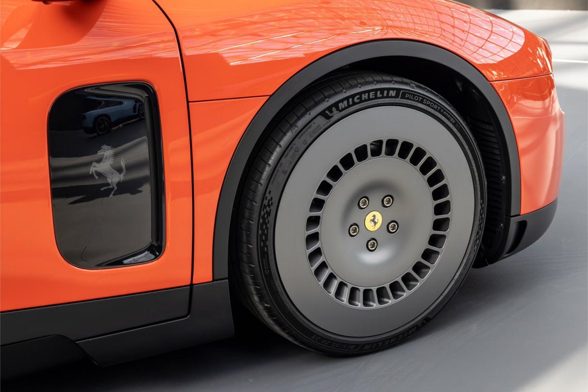 Ferrari Luce ra mắt: Phép thử lớn của Ferrari với xe điện hạng sang
