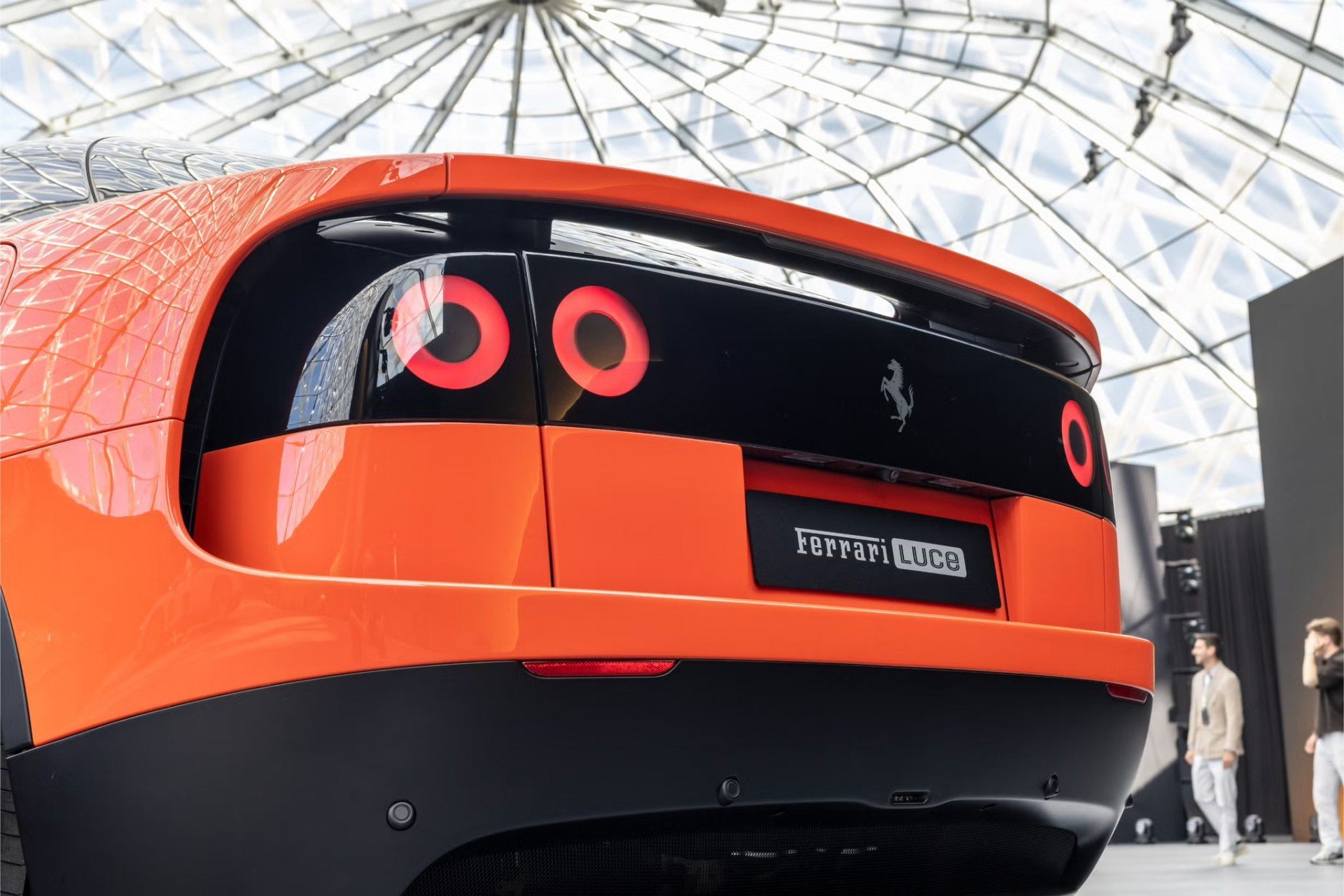Ferrari Luce ra mắt: Phép thử lớn của Ferrari với xe điện hạng sang