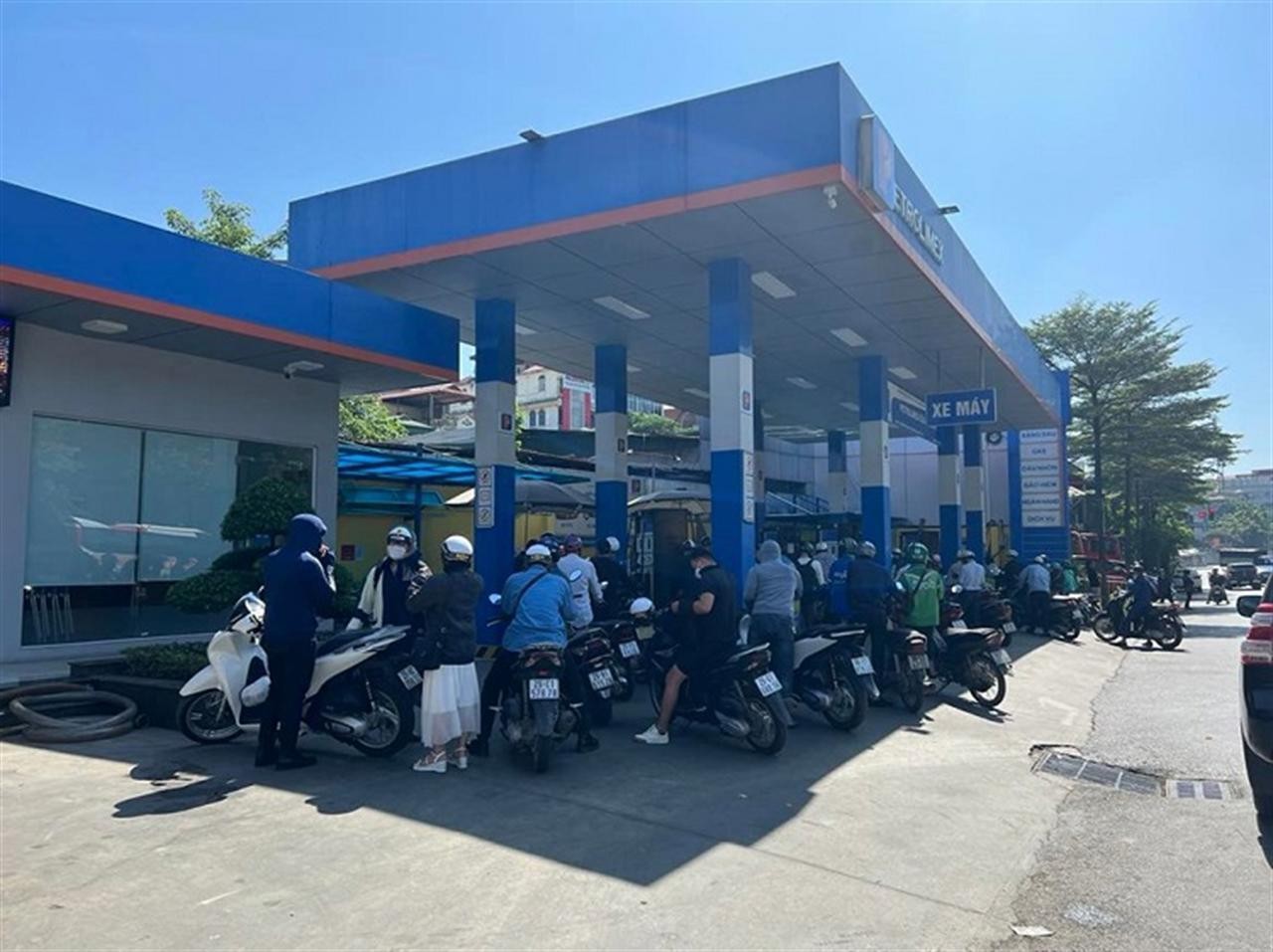 Xăng RON 95 bao giờ ngừng bán tại Việt Nam? Người dùng ô tô, xe máy cần chuẩn bị gì? Từ ngày 1/6/2026, các trạm xăng trên cả nước sẽ đồng loạt bán E10 RON95