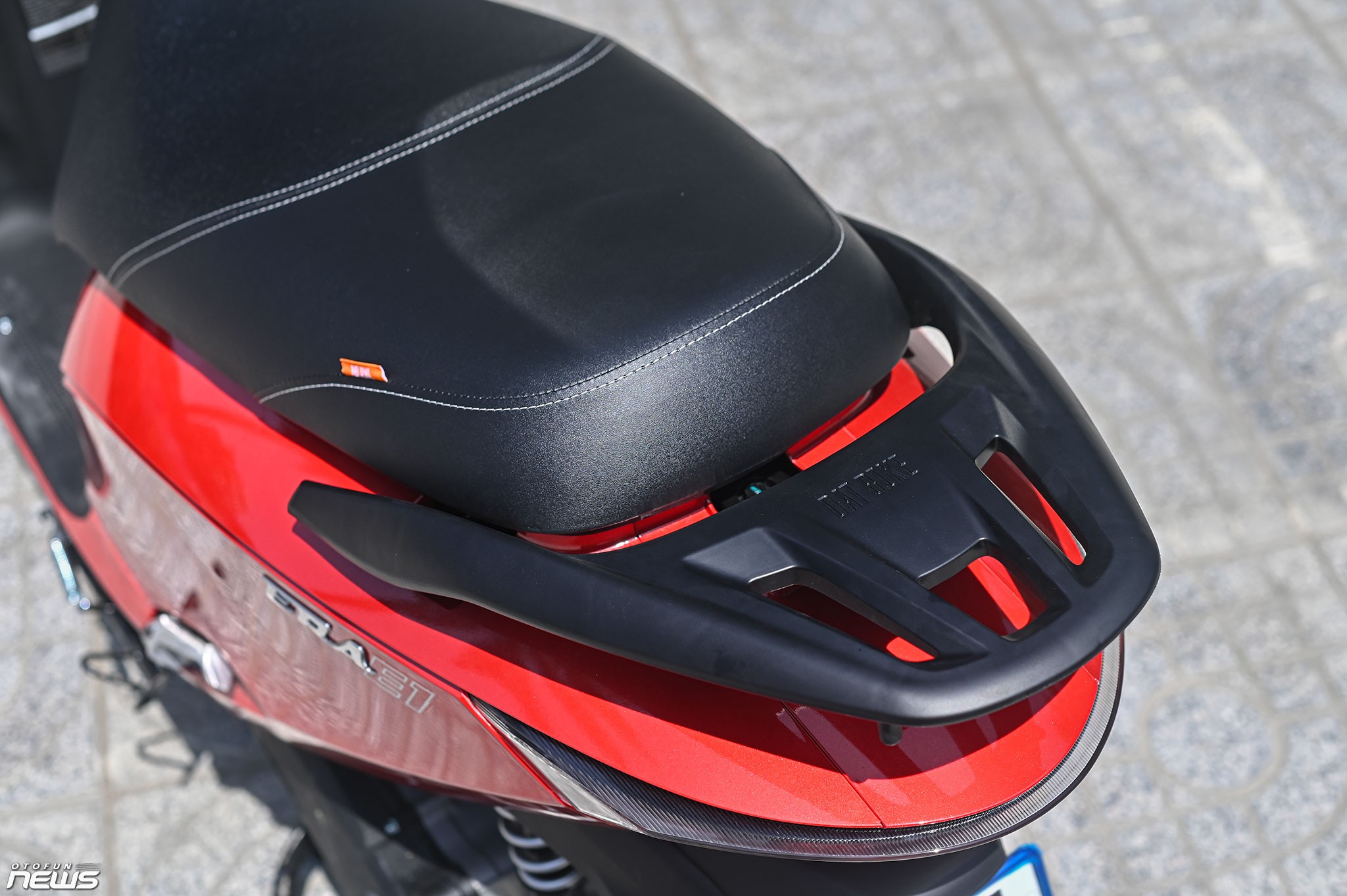 So sánh ERA E1 và ERA E2   2 phiên bản của mẫu xe điện mới nhất nhà DatBike