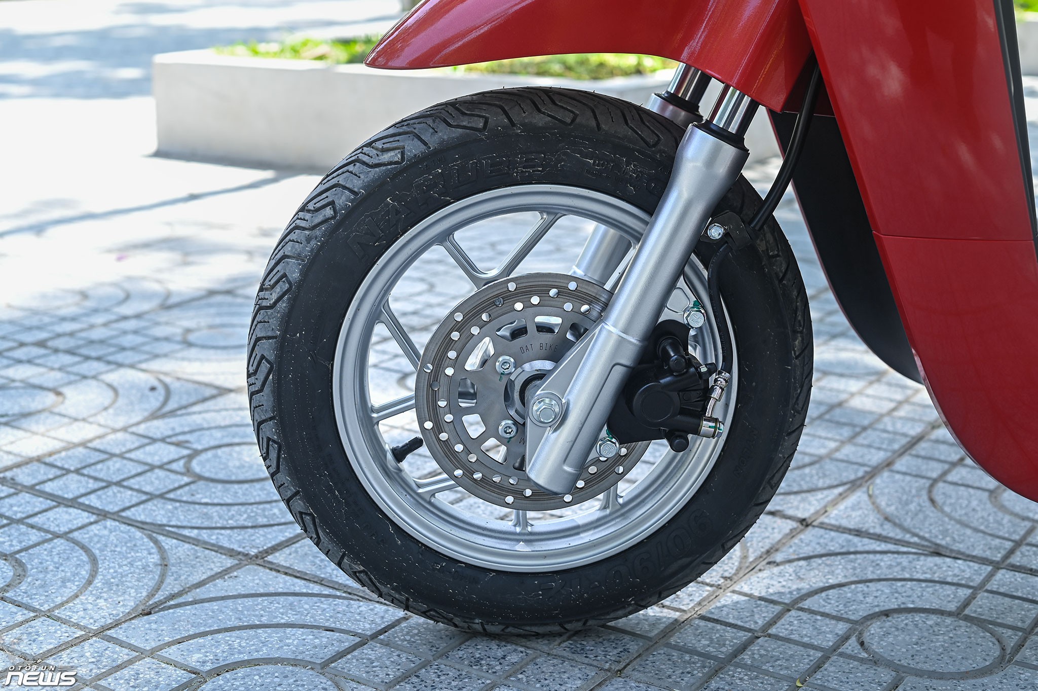 So sánh ERA E1 và ERA E2   2 phiên bản của mẫu xe điện mới nhất nhà DatBike